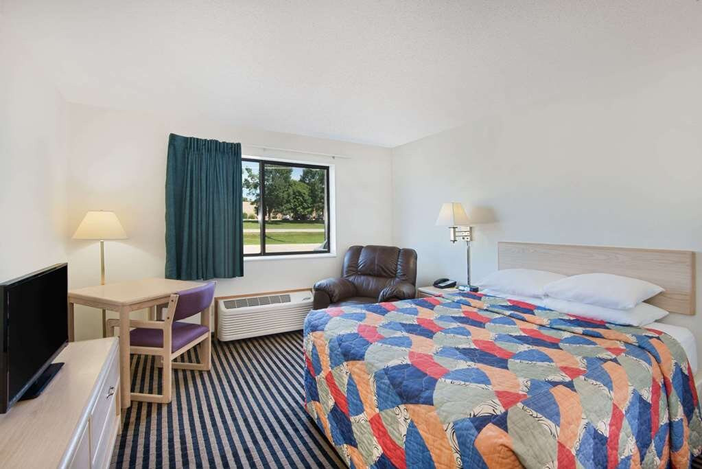 Super 8 by Wyndham Humboldt & Dakota City主图