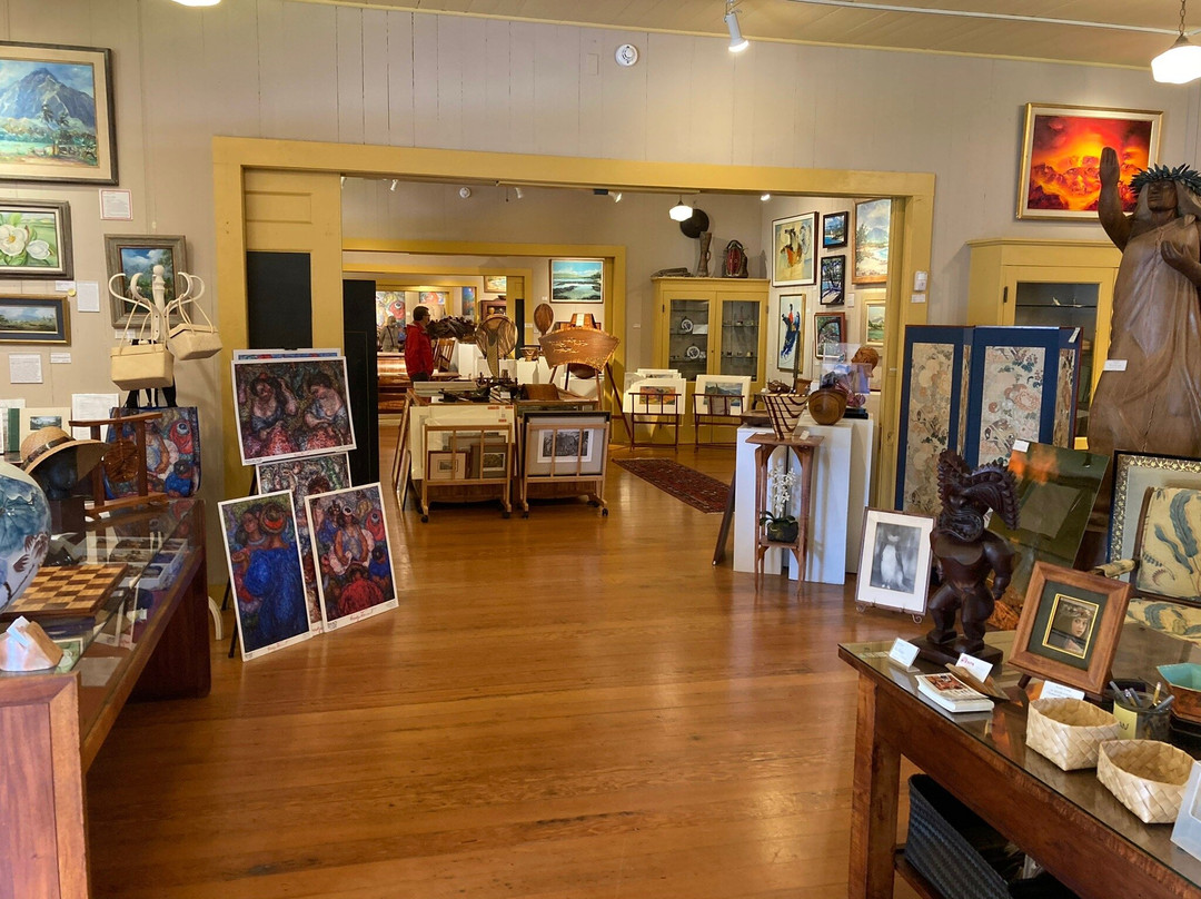 Isaacs Art Center Museum and Gallery-卡慕也拉必去景点