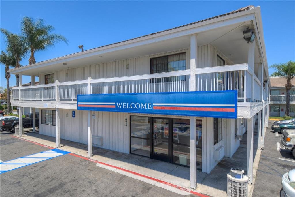 Motel 6 Santa Ana-官方