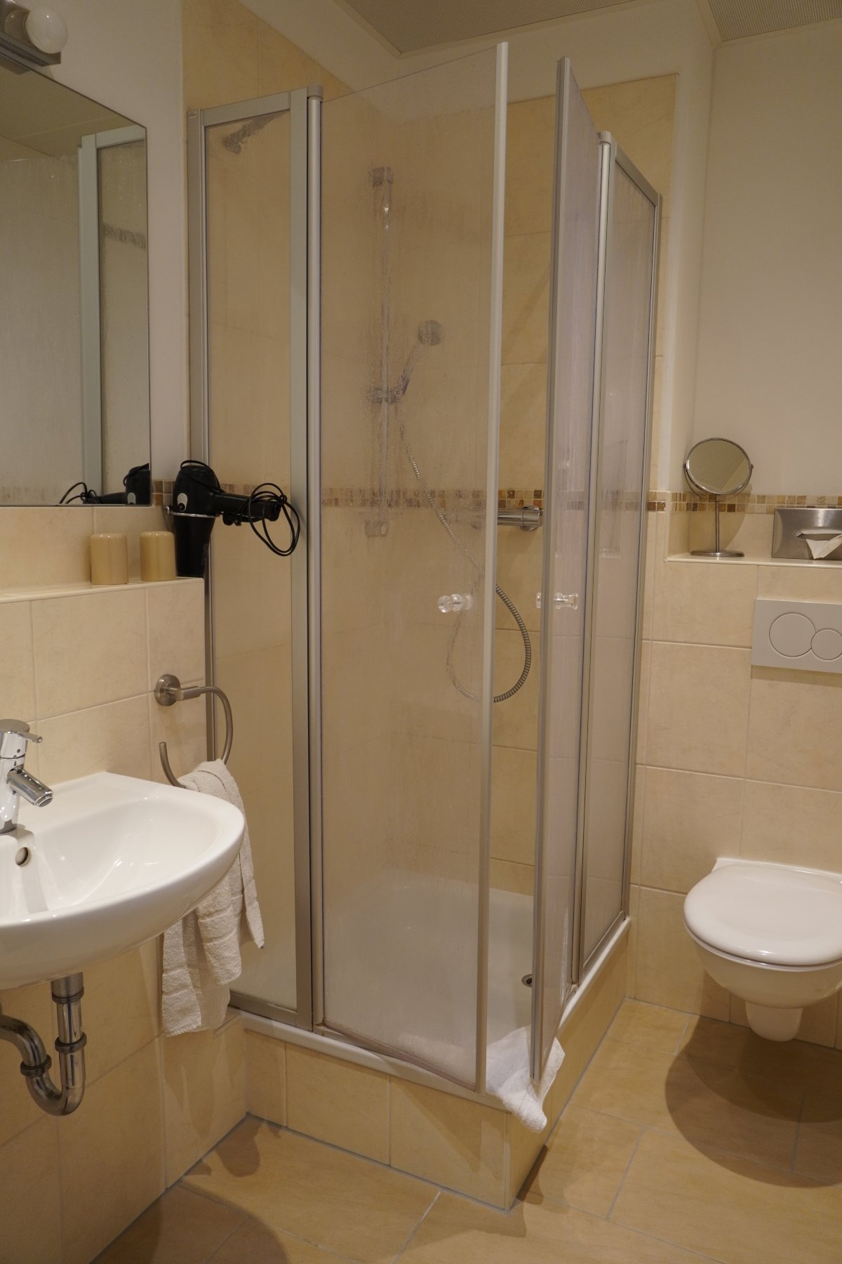 加尼希斯特尔酒店-浴室