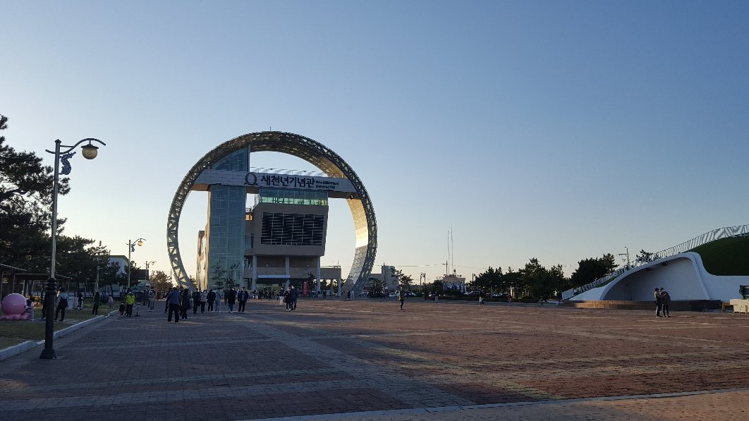 New Millennium Memorial Hall景点图片