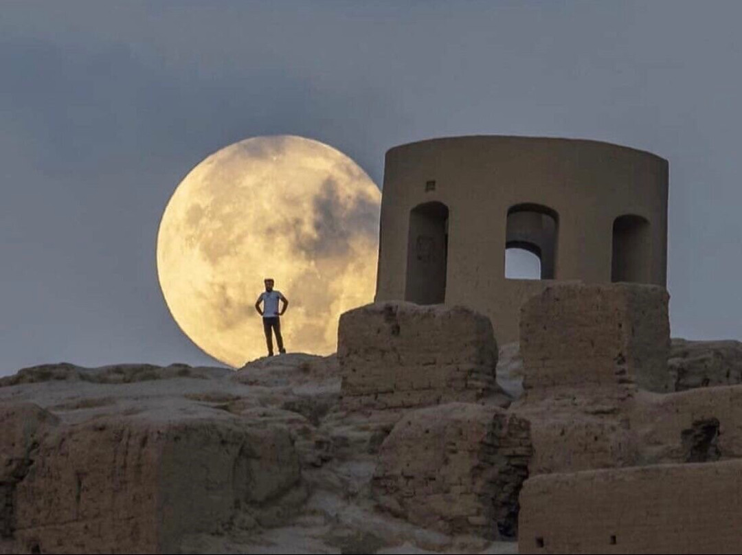 Atashgah - Zoroastrian Fire Temple景点图片