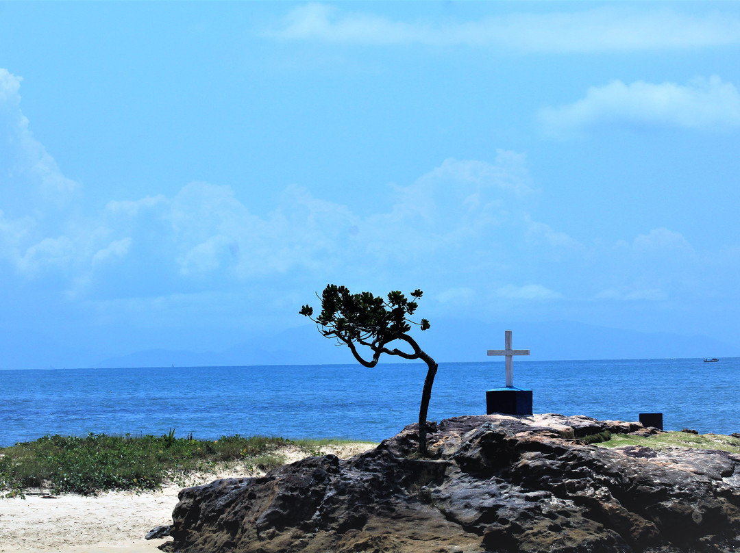 Pontal da Cruz Beach景点图片