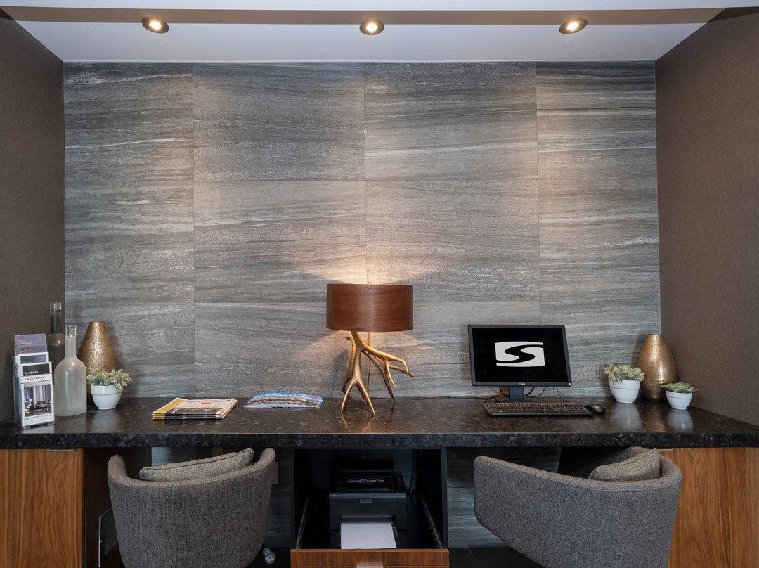 Sandman Hotel & Suites Vernon主图