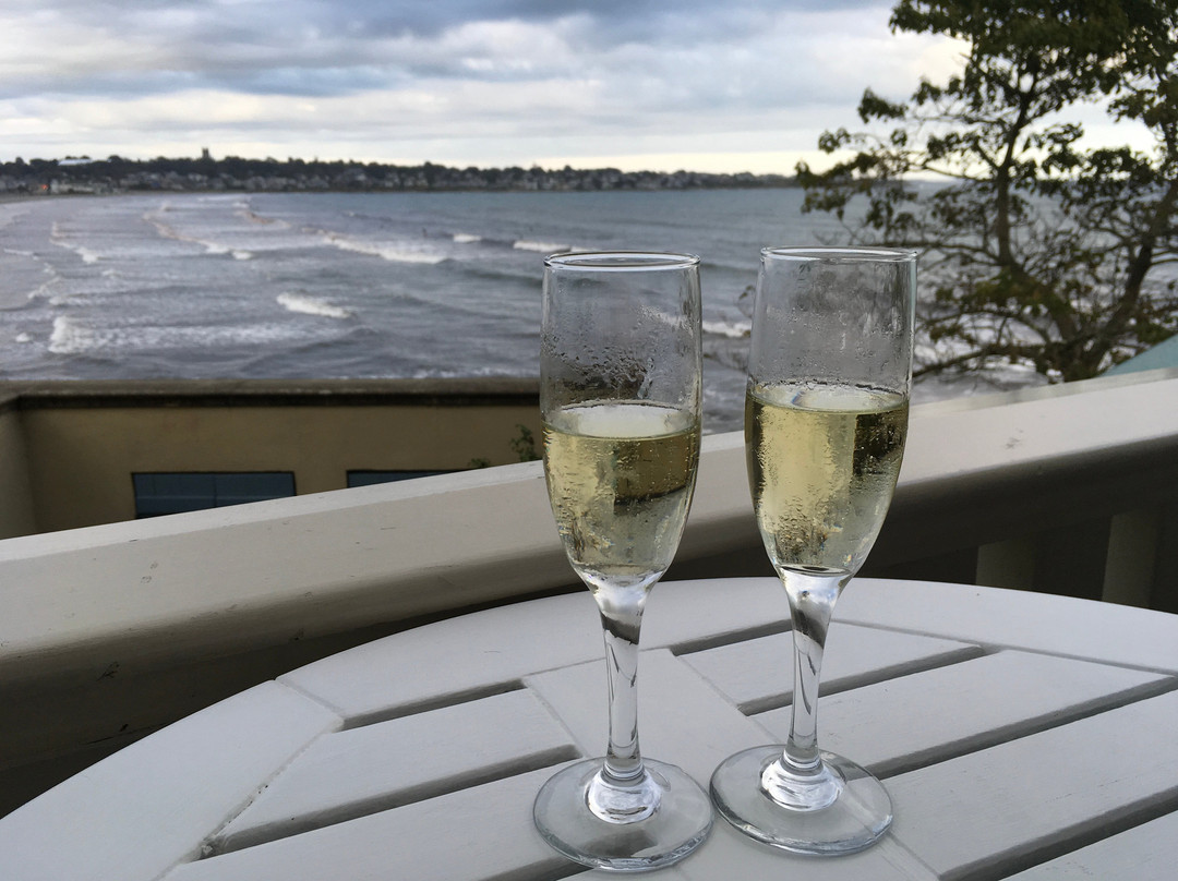 尚勒崖城酒店主图