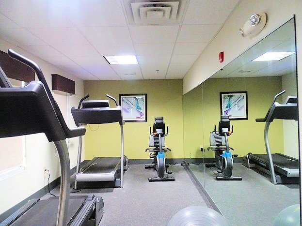 普林斯顿/I-77快捷假日酒店主图