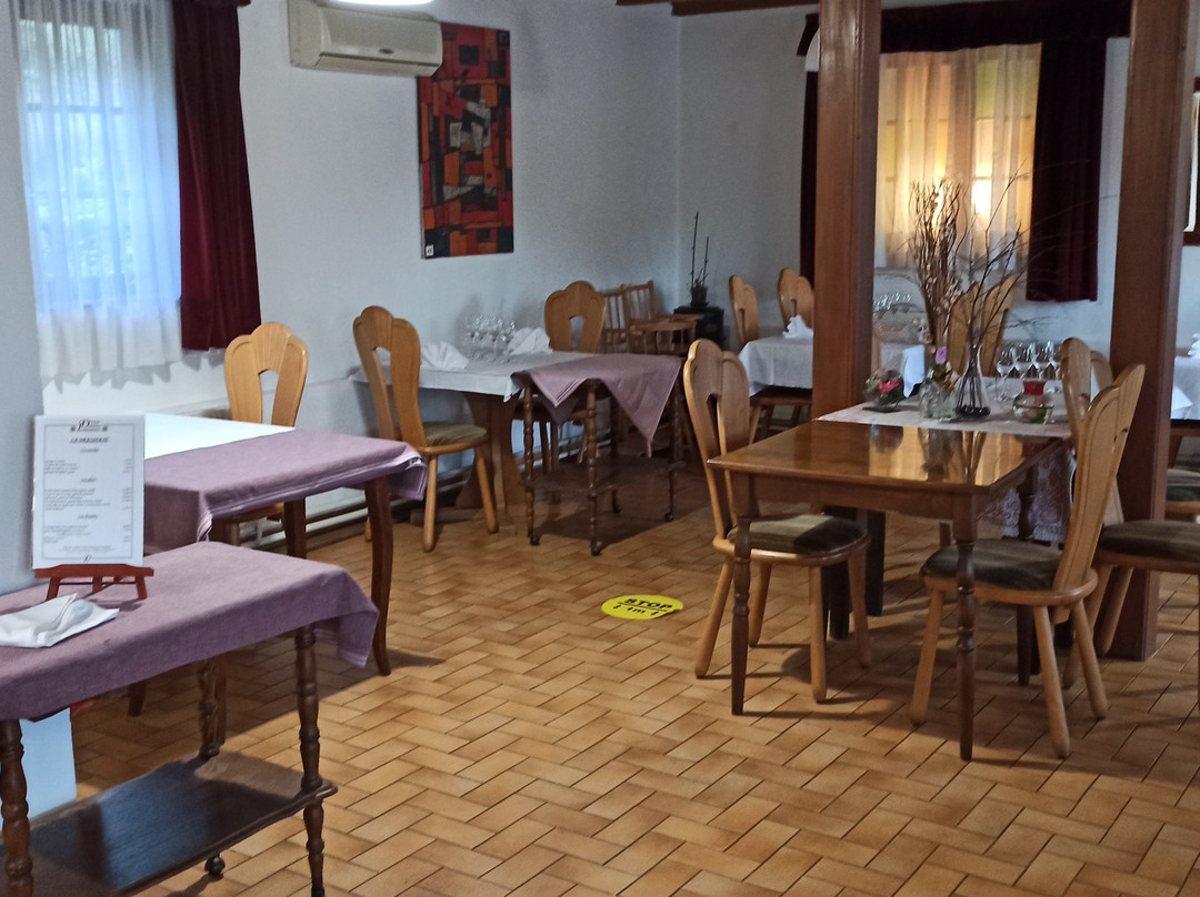 朗玛特地区之家酒店主图