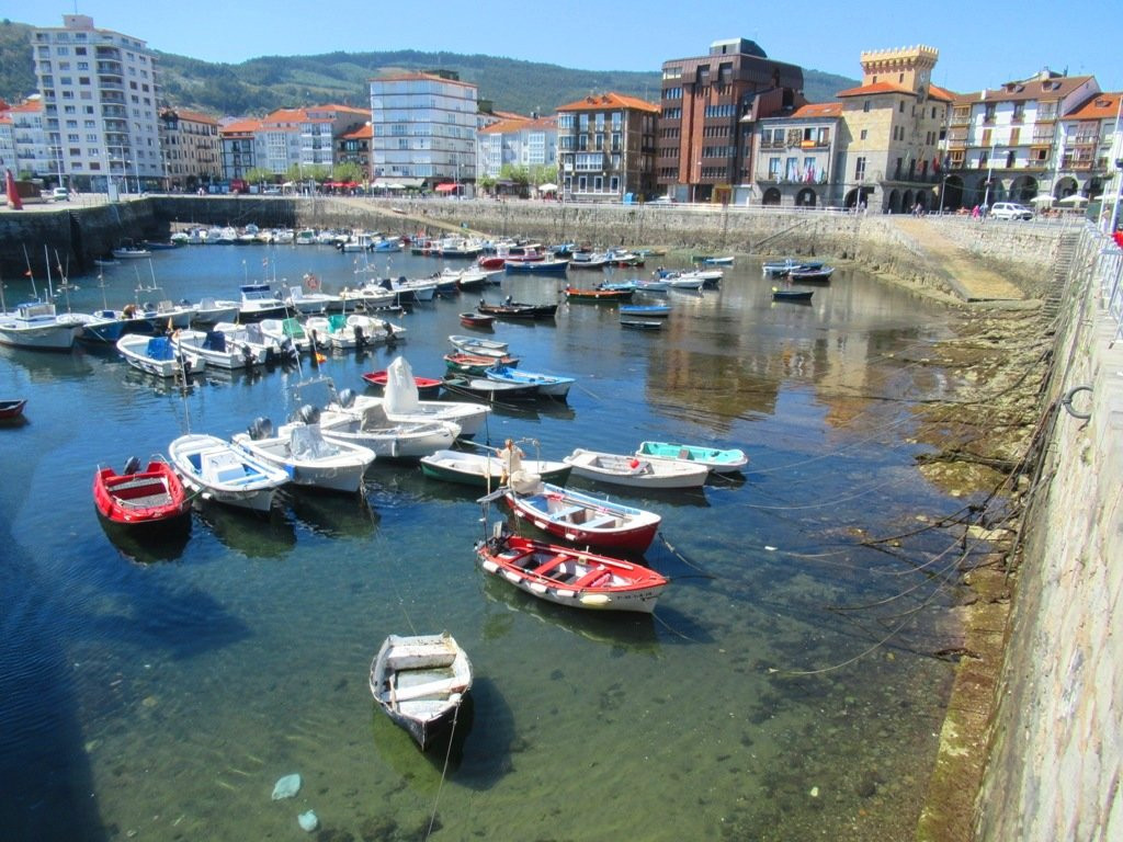 Plaza Del Ayuntamiento-Castro Urdiales必去景点