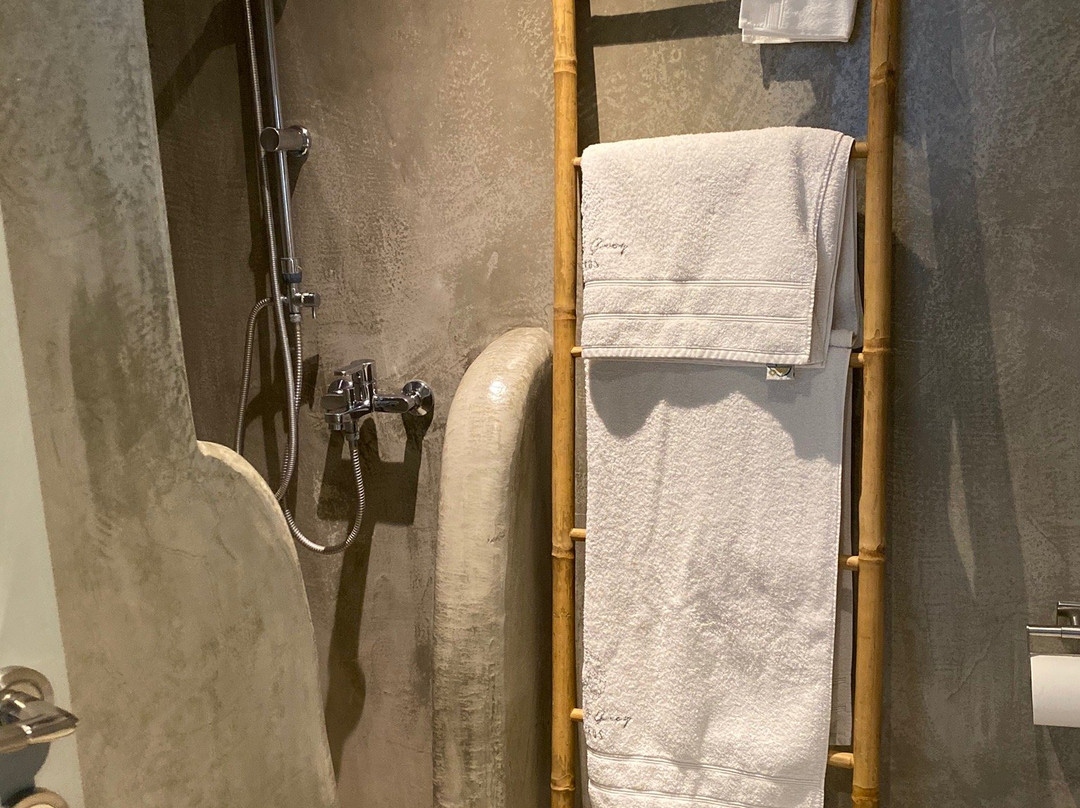 White and Grey主图