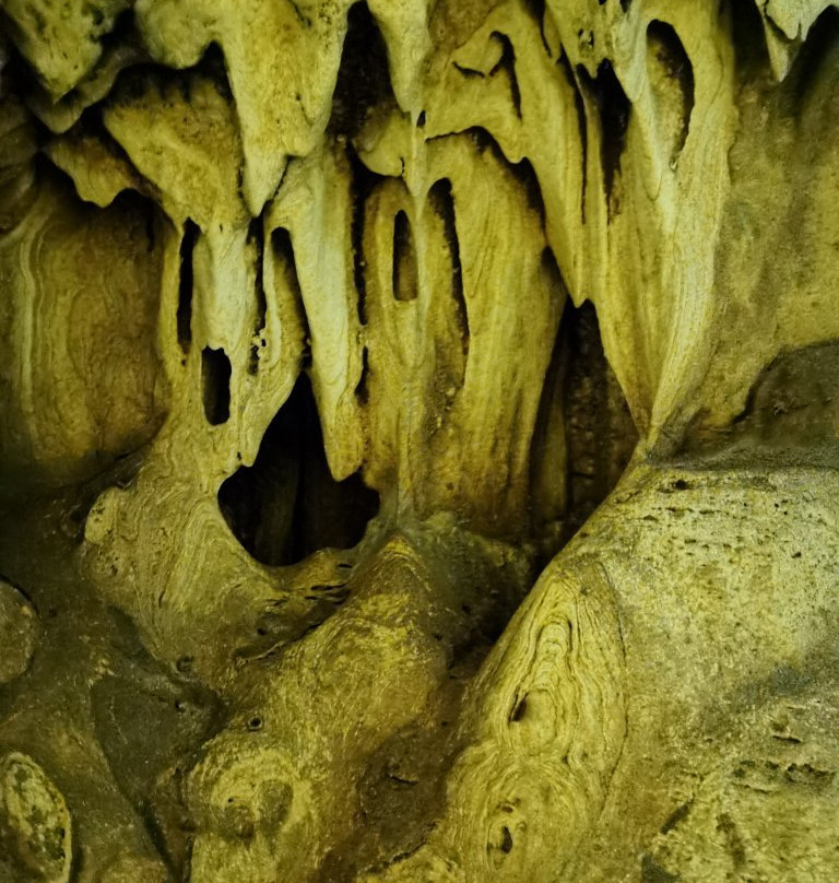 Lub Lae Cave景点图片