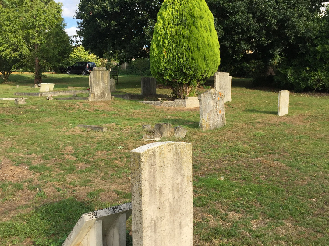 Commonwealth War Graves St Mildred's Cemetery景点图片