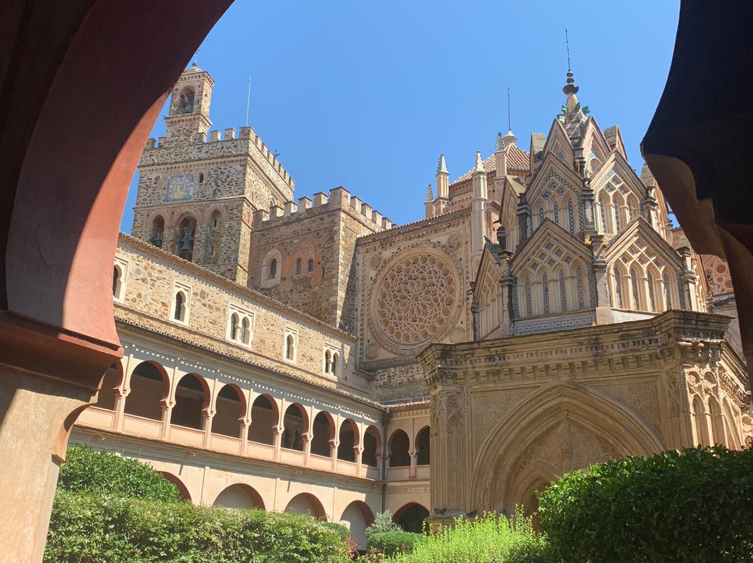 Museos Del Real Monasterio De Guadalupe景点图片