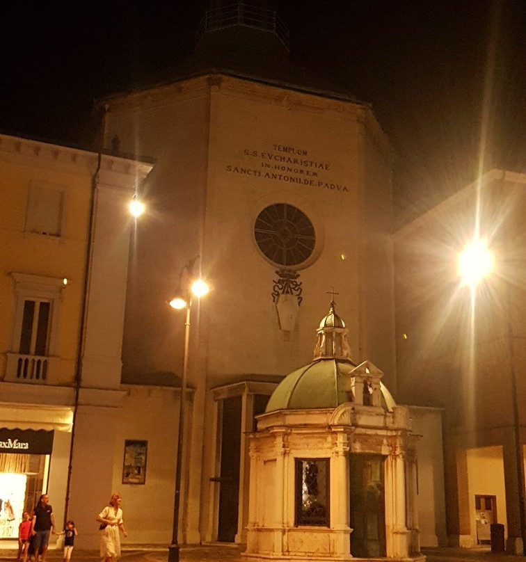 Piazza Tre Martiri-里米尼必去景点