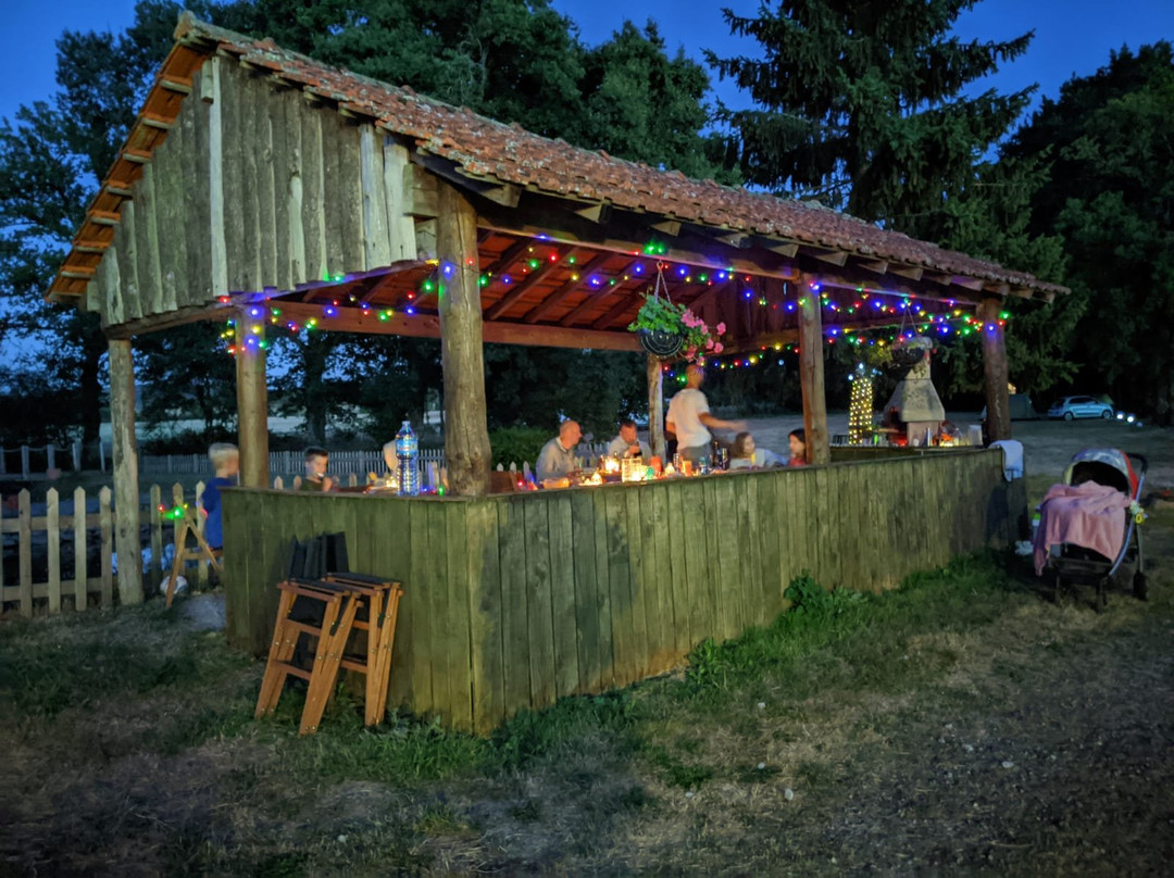 Fonclaire Holidays主图