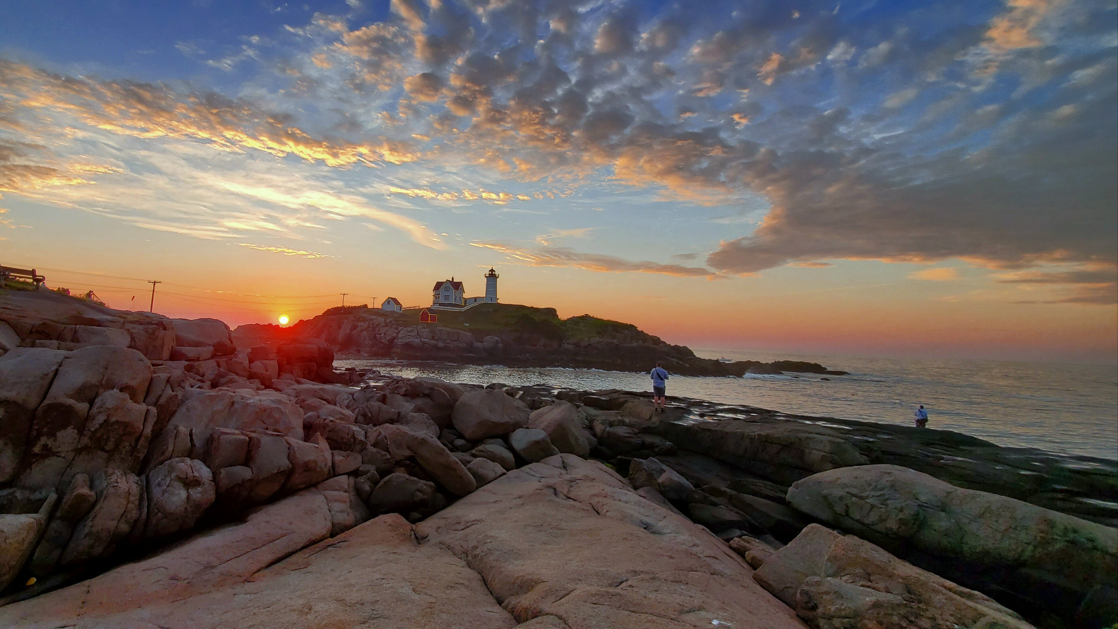 Lighthouse Inn & Suites-官方