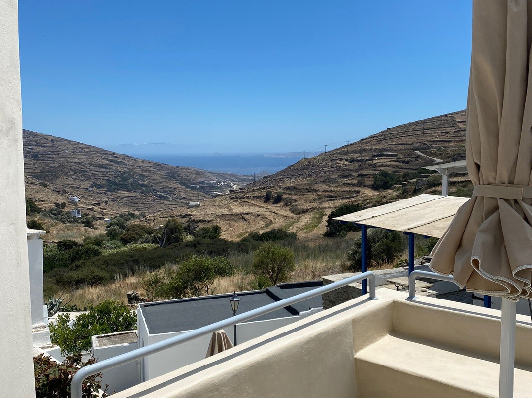 Crossroads Inn主图