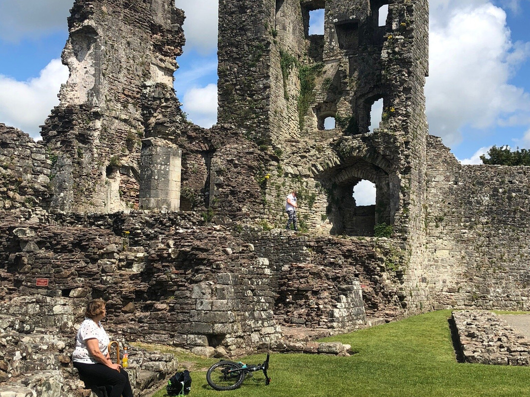 Coity Castle景点图片