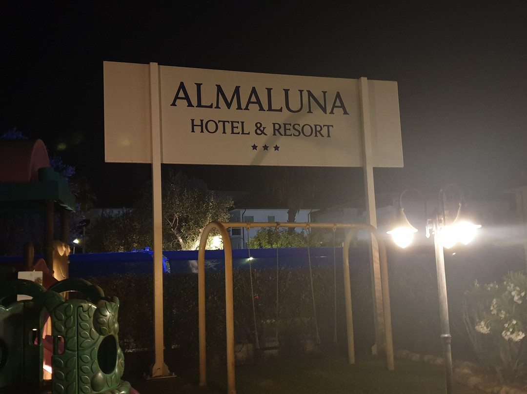 Almaluna Hotel & Resort主图