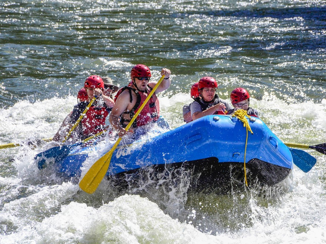 Glenwood Canyon Rafting, Inc.-格伦伍德温泉必去景点
