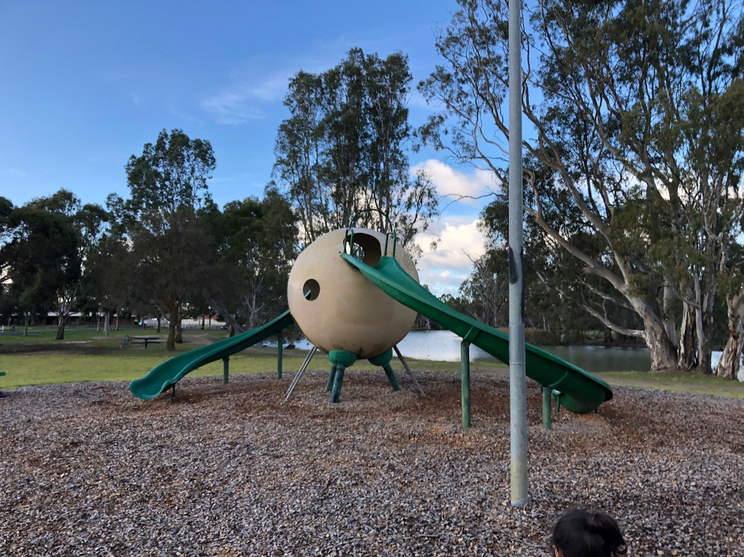 Weir Park-霍舌姆必去景点