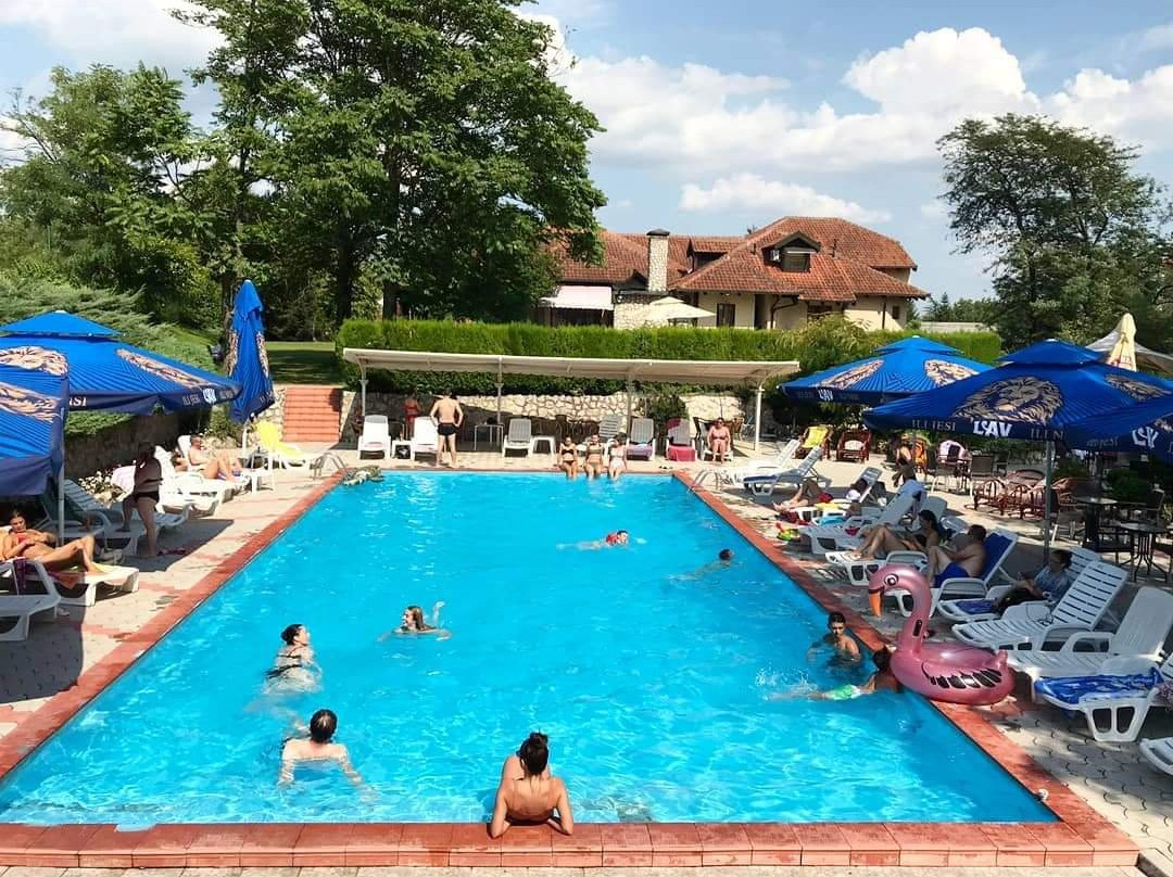 Atos Srebrno Jezero - Villa and Restaurant