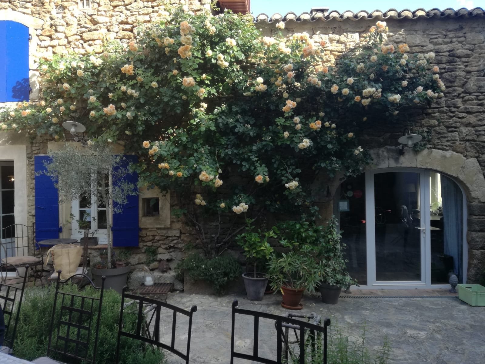 Les Aiguières en Provence-官方