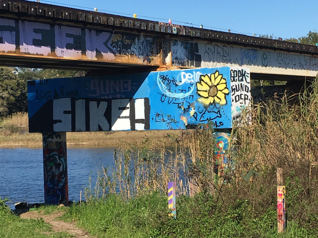 The Graffiti Bridge景点图片