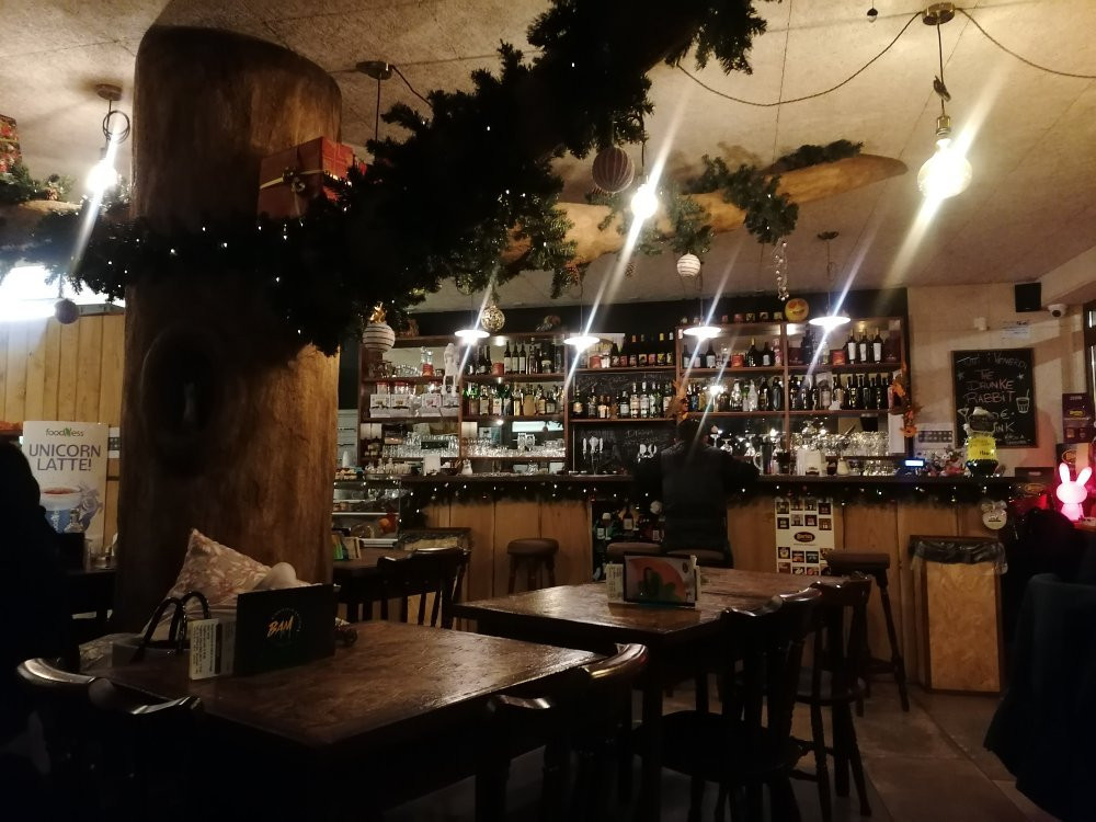 Rabbit's Pub