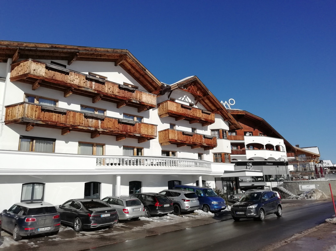 Mountains Hotel主图