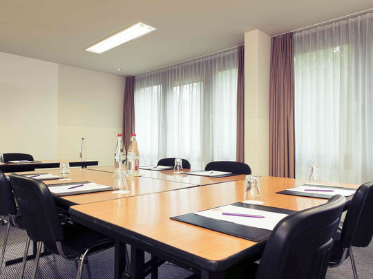 波恩哈德伯格美居酒店主图