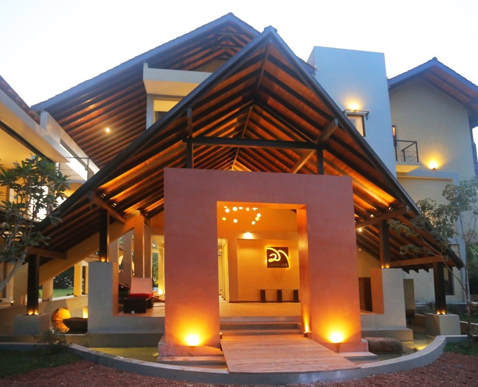 Chari Lake Hotel-官方