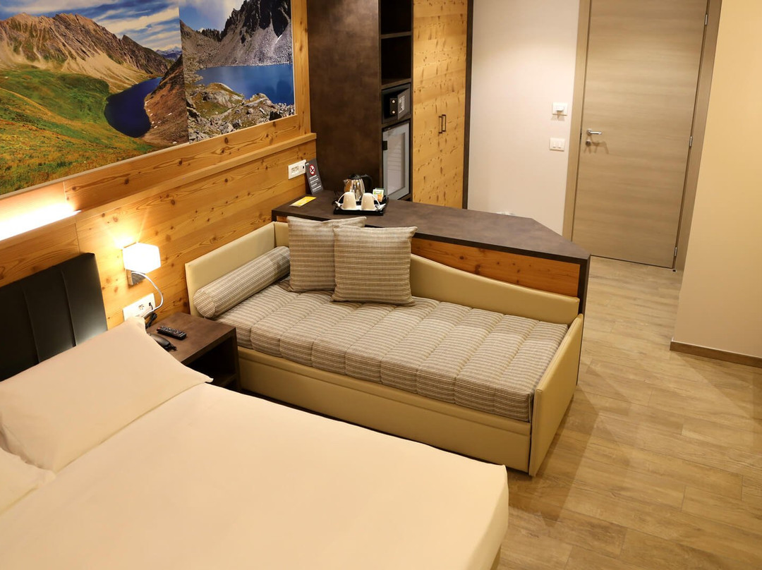 Dada Mountain Hotel主图