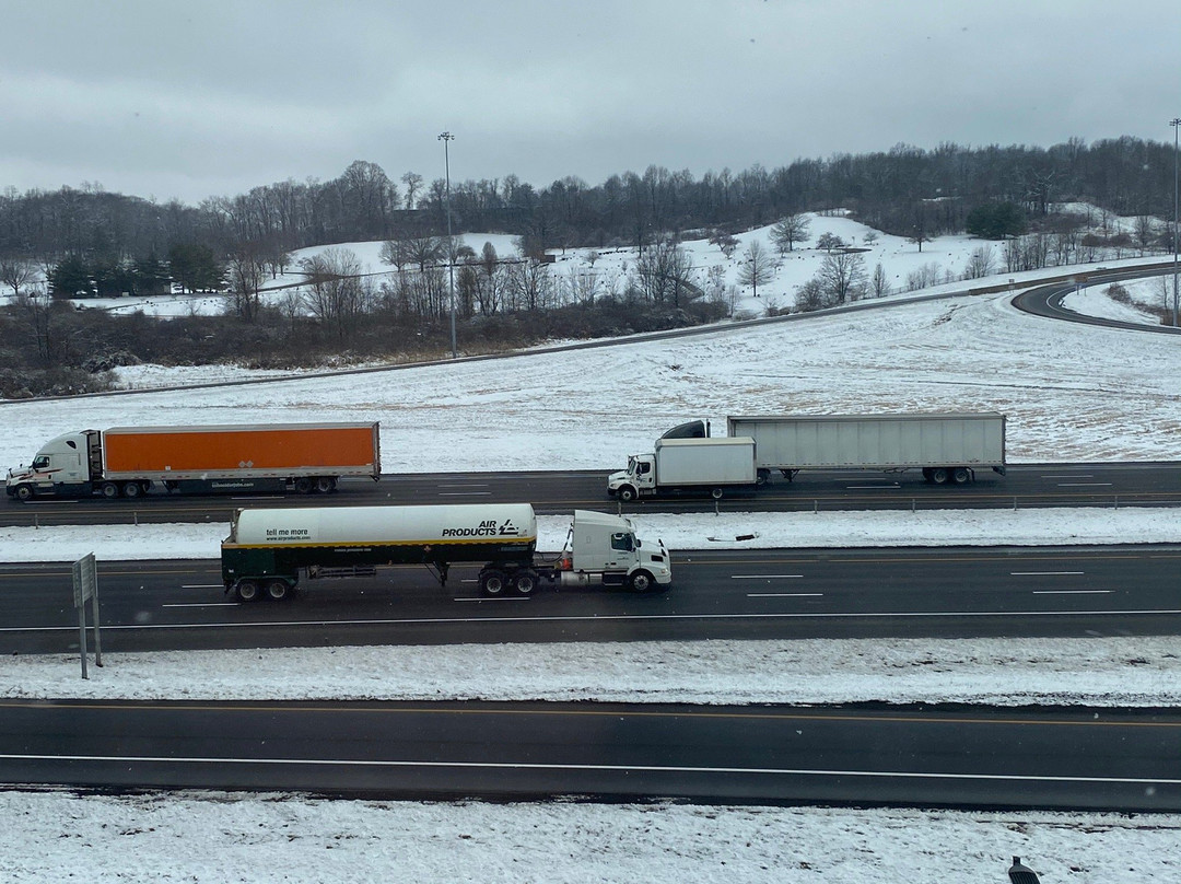 Embassy Suites by Hilton Akron Canton Airport主图