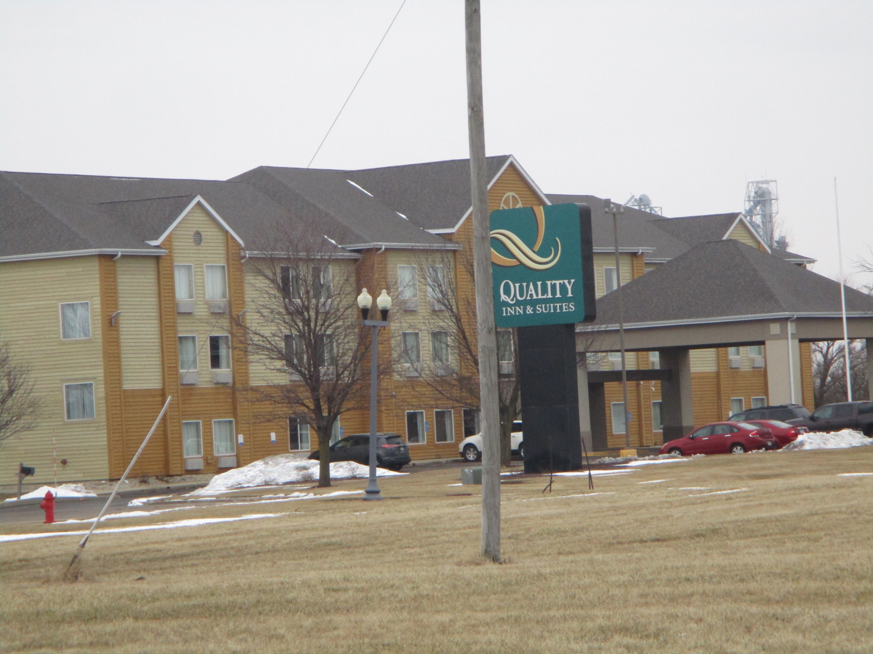 Quality Inn & Suites Mendota near I-39-浴室