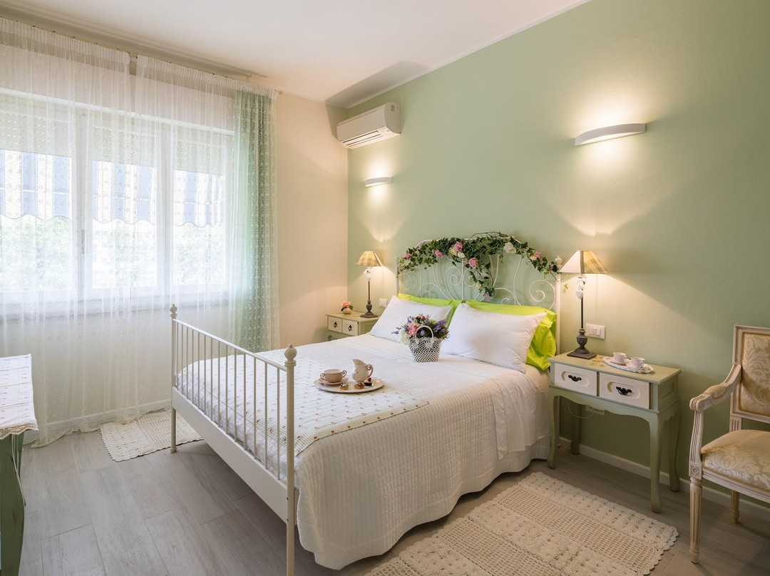 Cinquale酒店住宿-B&B Due Passi dal Mare