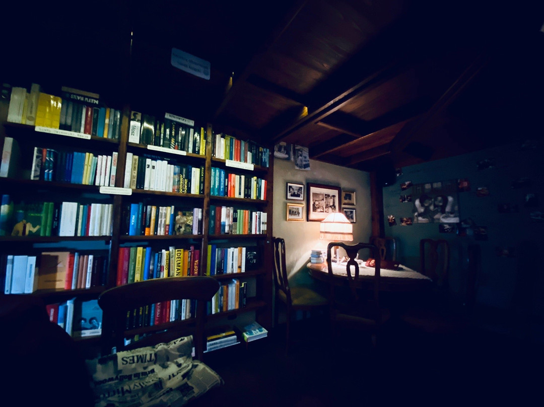 "Kornel i Przyjaciele" Kawiarnia-Księgarnia-Antykwariat-Cieszyn必去景点