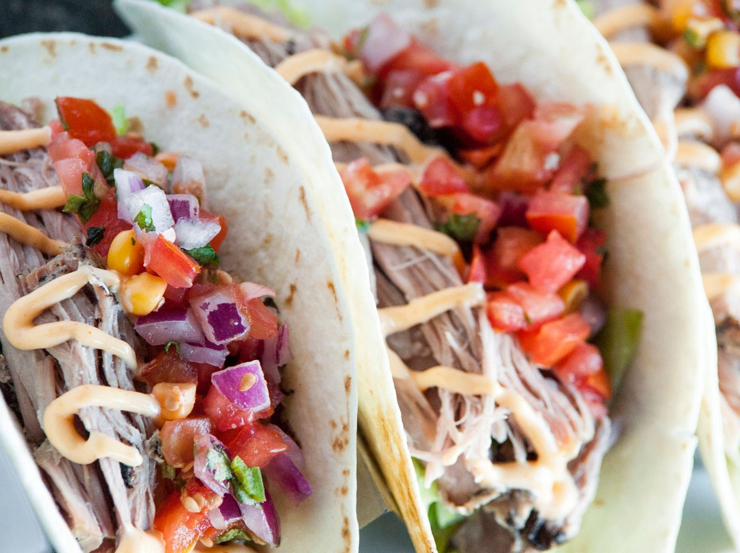 布卢阿什餐馆和美食-Slatt's Pub