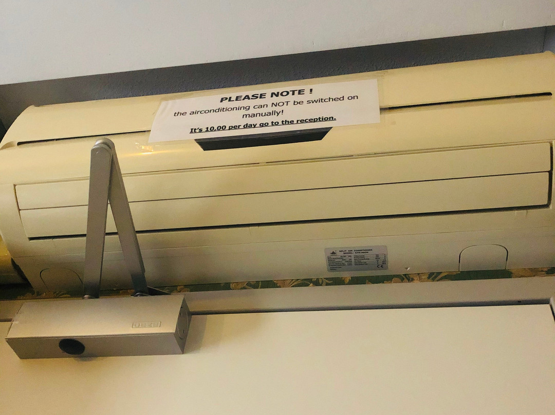 机场兹瓦嫩布尔格旅馆 主图