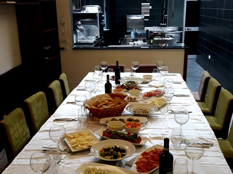 Albanian Culinary Experience-地拉那必去景点