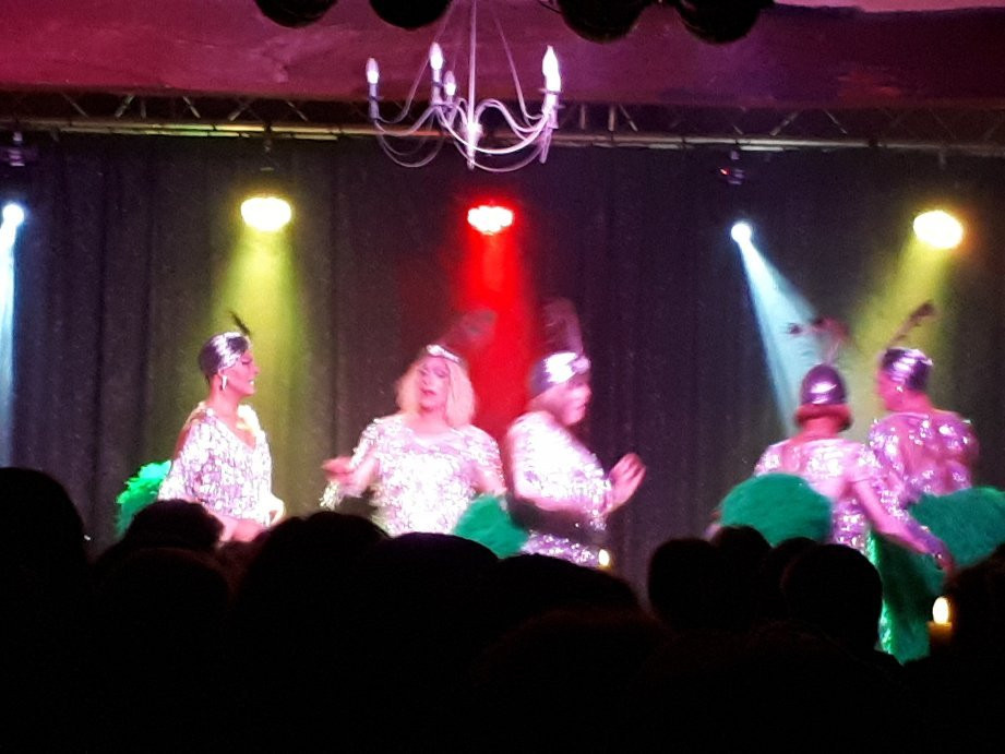 Cabaret des Belles Poules景点图片