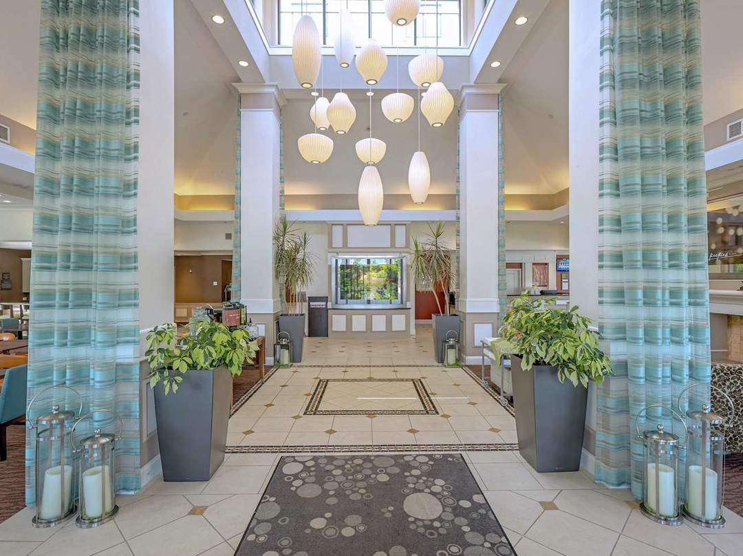 普利茅斯希尔顿花园酒店主图