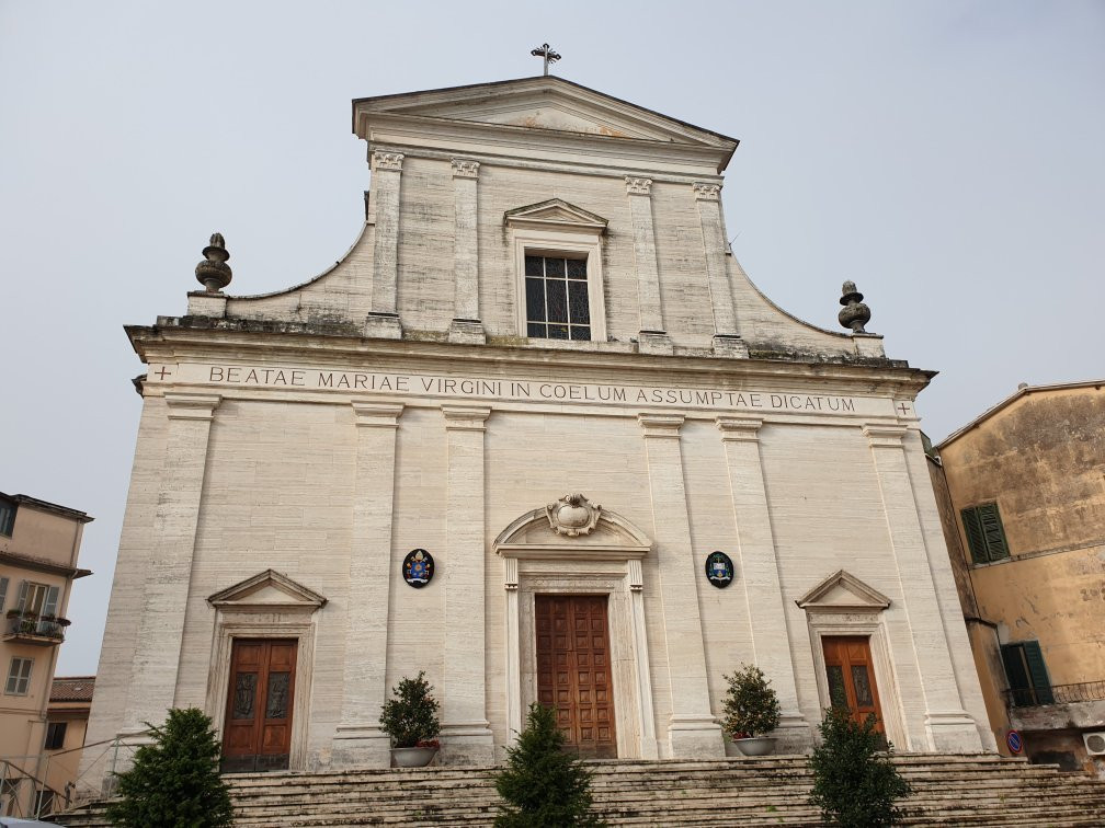 Cattedrale di Santa Maria Assunta-弗罗西诺内必去景点