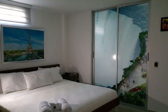 加勒比套房酒店主图