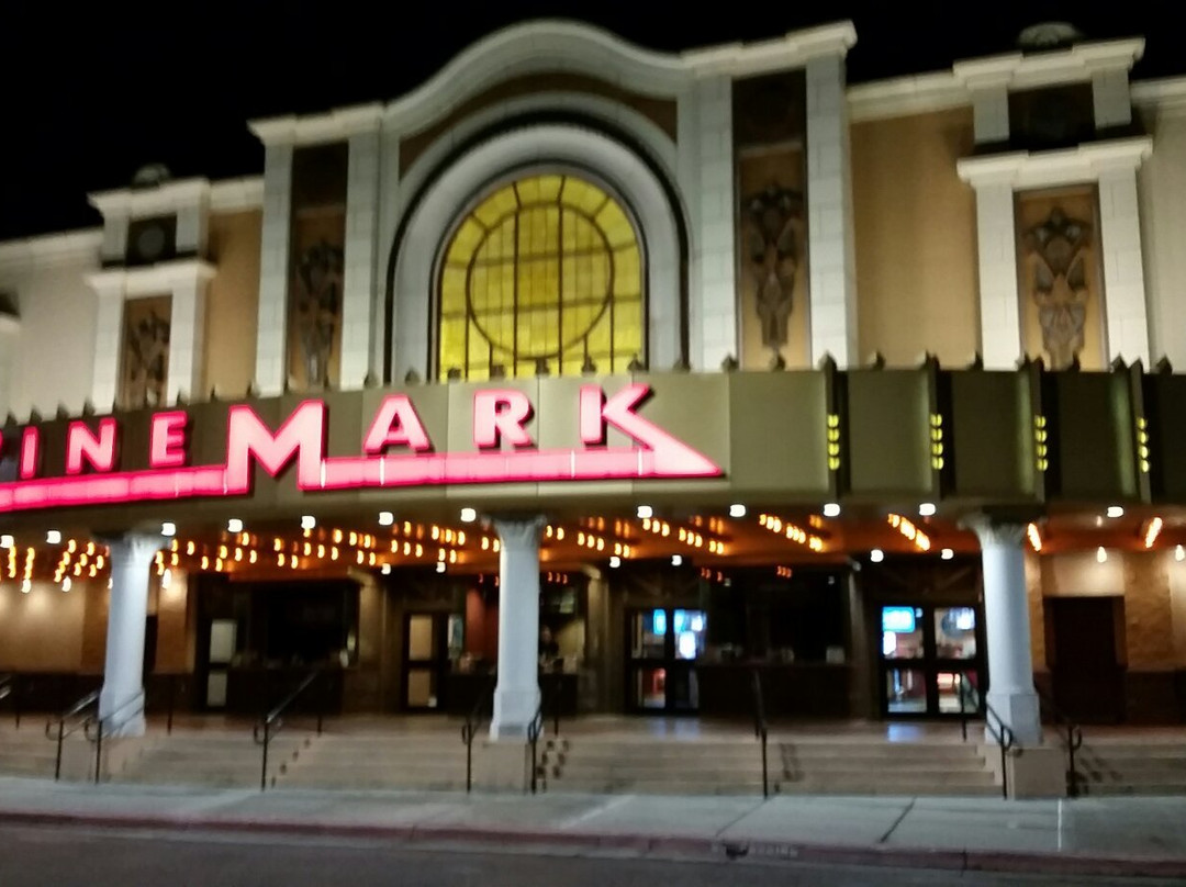 Saucier旅游景点-Cinemark 16