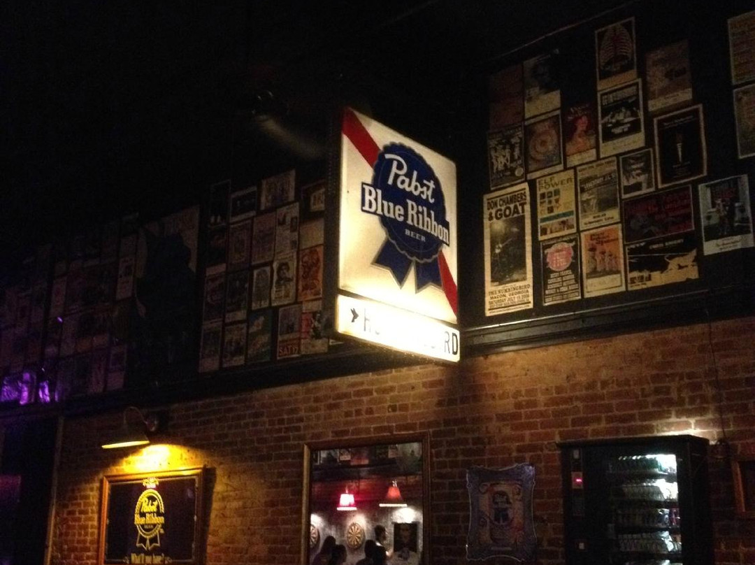 Dry Branch旅游景点-The Hummingbird Stage and Taproom