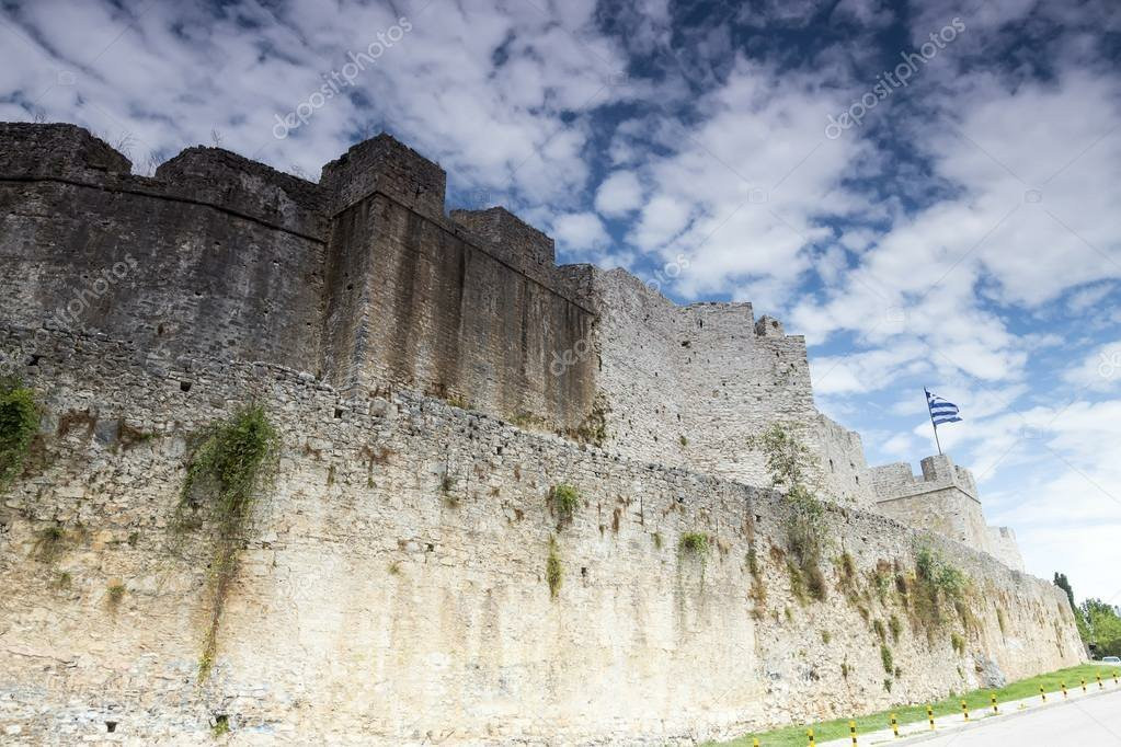Fortification Walls of Ancient Ambracia-Arta必去景点