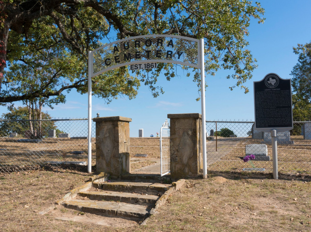 Aurora Cemetery景点图片