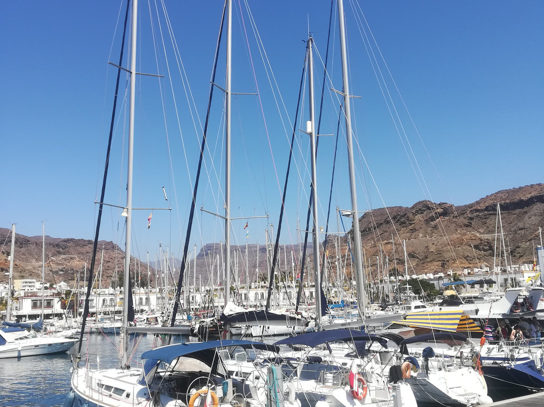 Karolka Yacht Charter-莫干港必去景点