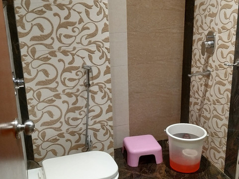 菠罗奈斯酒店主图