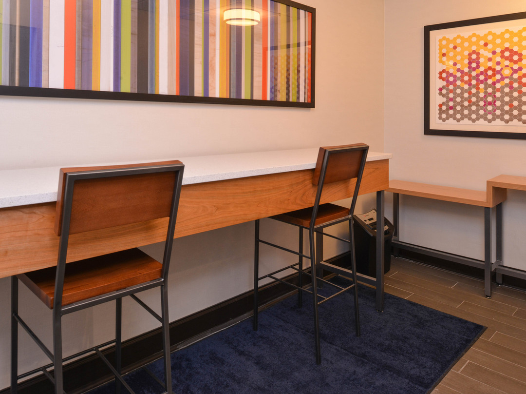 奥利安希尔顿恒庭酒店主图